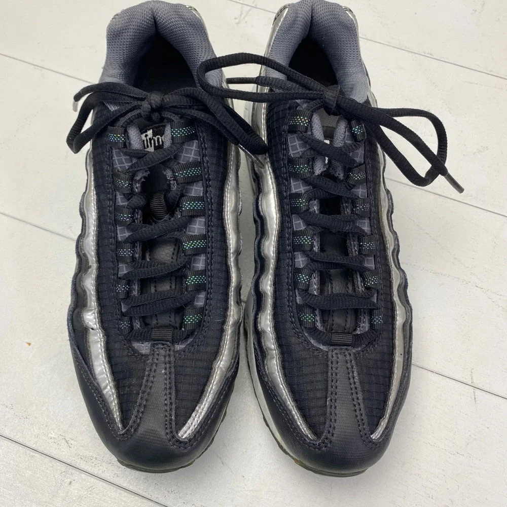 Nike Air Max 95 GS Black Metallic Silver Sneakers Kids Mens Size 6.5Y AT8091-001
